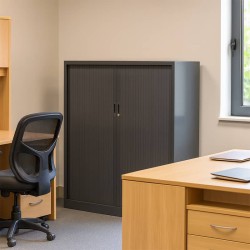 Armoire basse portes rideaux akaze